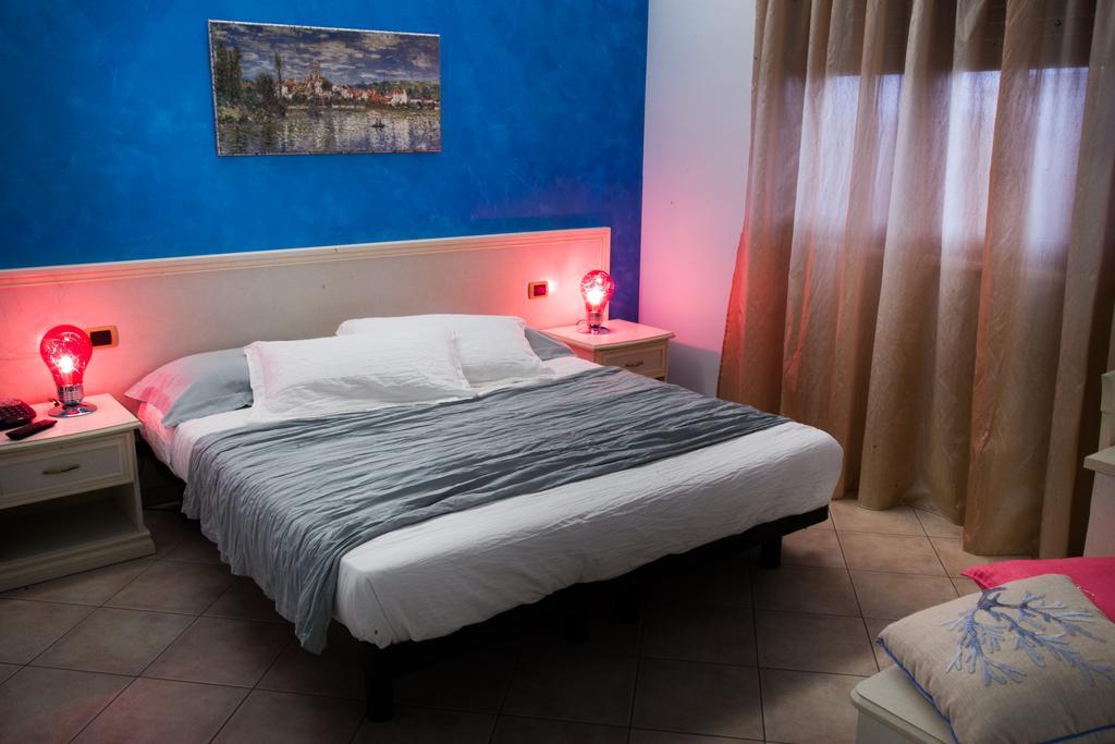 Pensione Degli Ulivi Porto SantʼElpidio Habitación foto