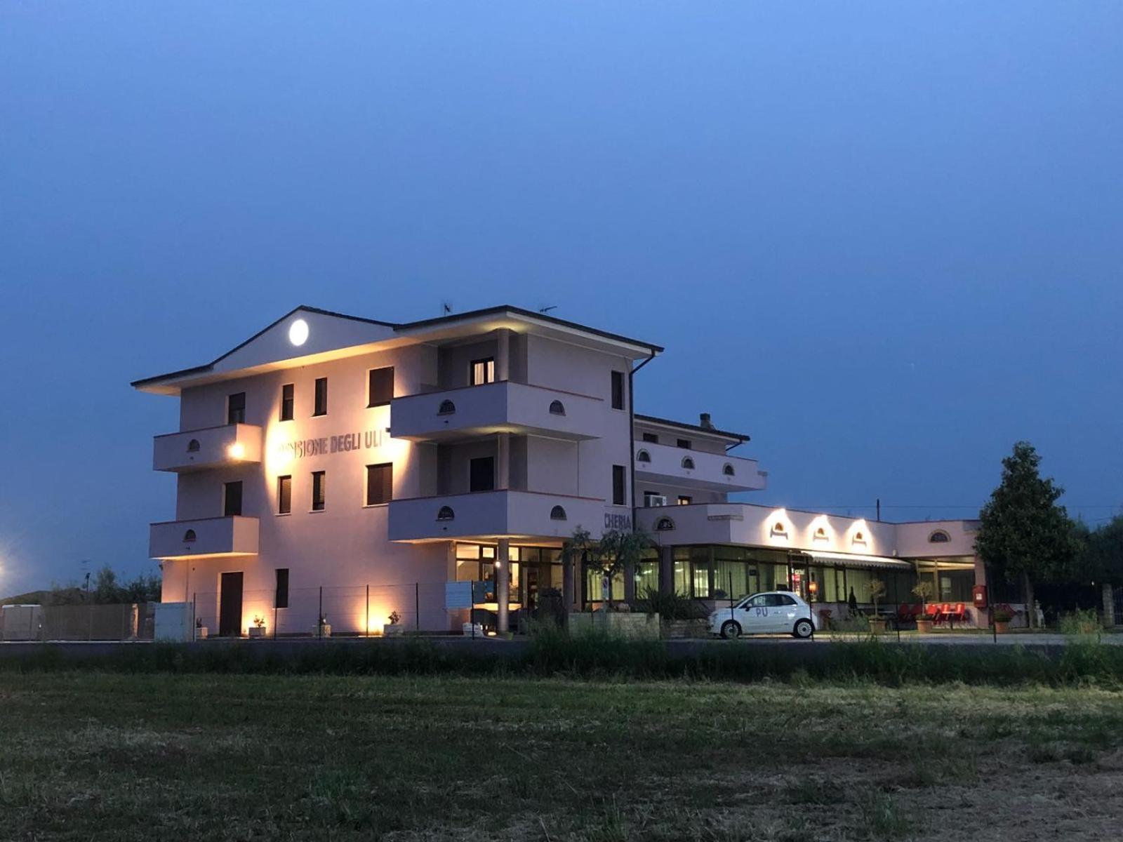Pensione Degli Ulivi Porto SantʼElpidio Exterior foto